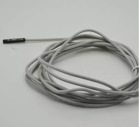 SMC D-C73 Wired Magnetic Reed Switch DC73 New 1PC