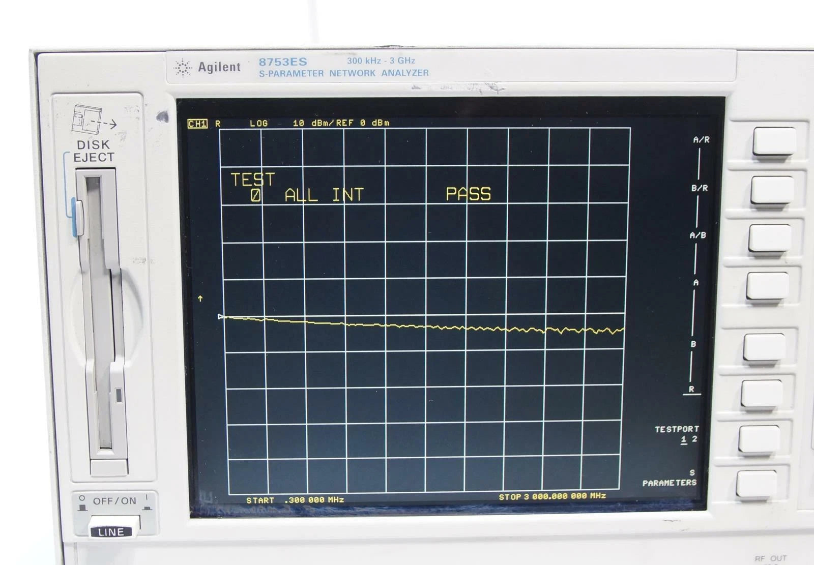 Agilent / Keysight 8753ES S-Parameter Network Analyzer 300kHz to 3GHz OPT 011