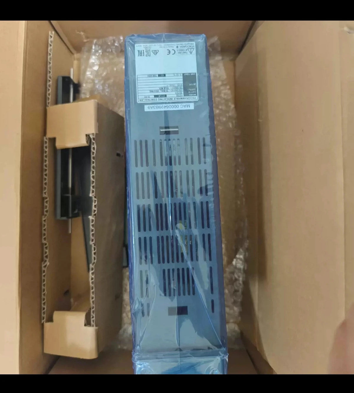 YS1700-101/34A: High-Quality Temperature Controller for Industrial Use