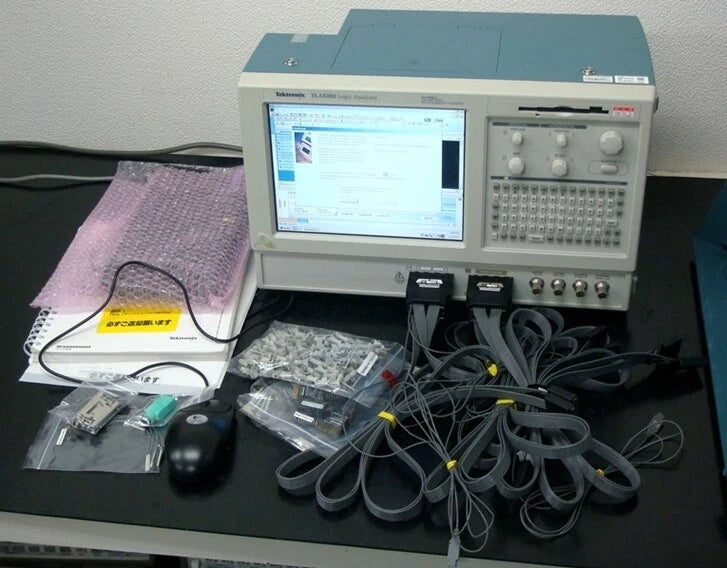 Tektronix TLA5202 68ch 8GHz 1MW Logic Analyzer