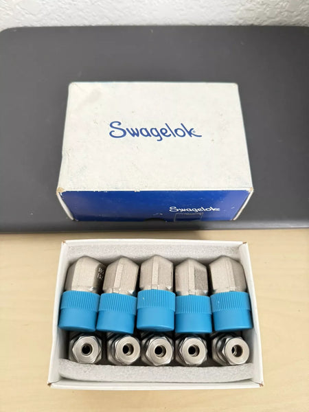 Swagelok Elbow Connector Fitting 1/4 Tube x 1/2 Male NPT SS-400-2-8