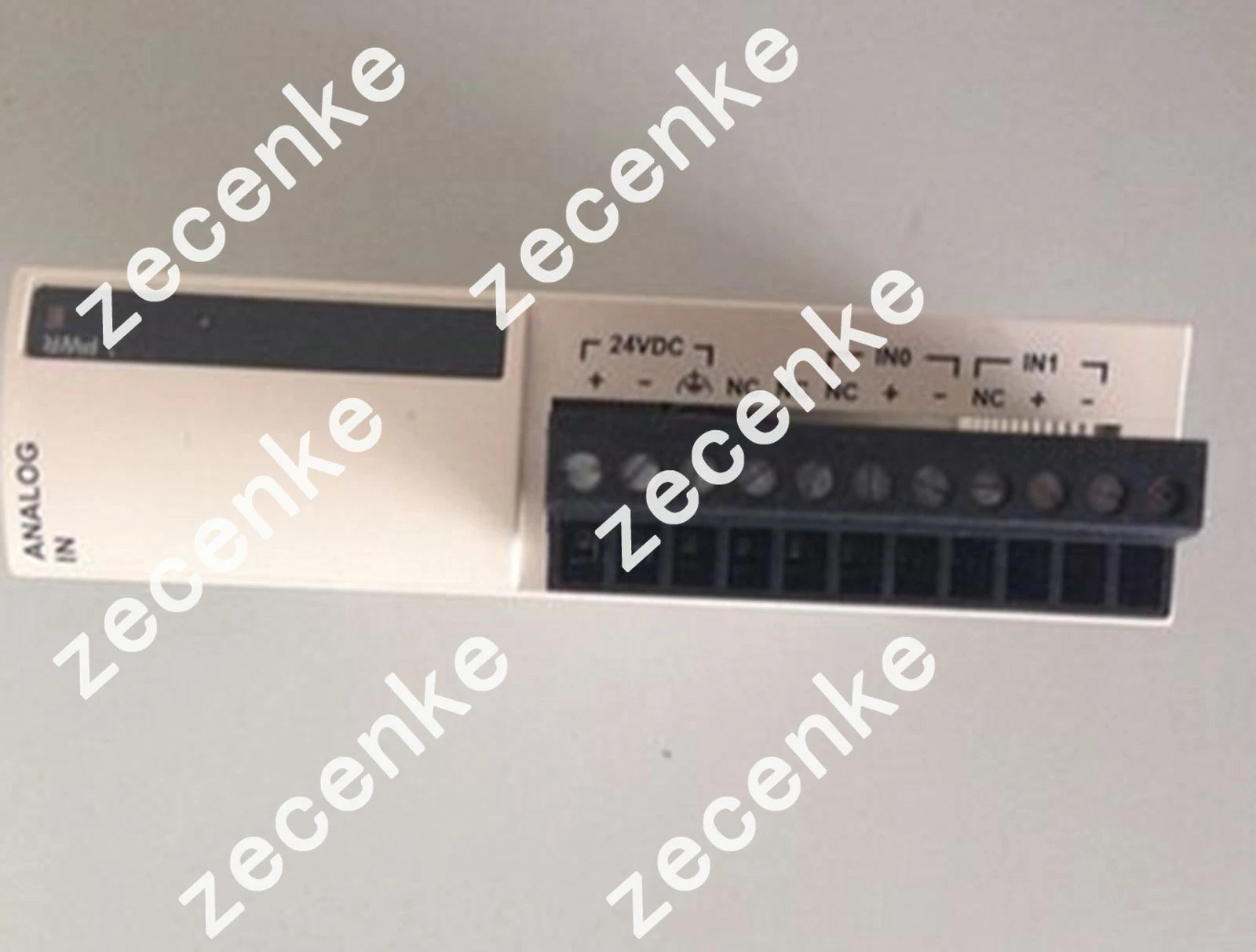 NEW SCHNEIDER TM2AMI2HT Analog Input Module