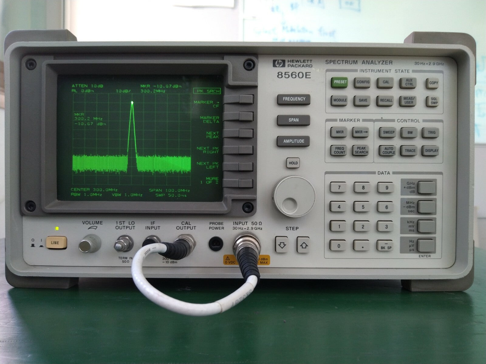 HP Agilent 8560E spectrum analyzer 30Hz to 2.9GHz , Elapsed Time 3170 Hours