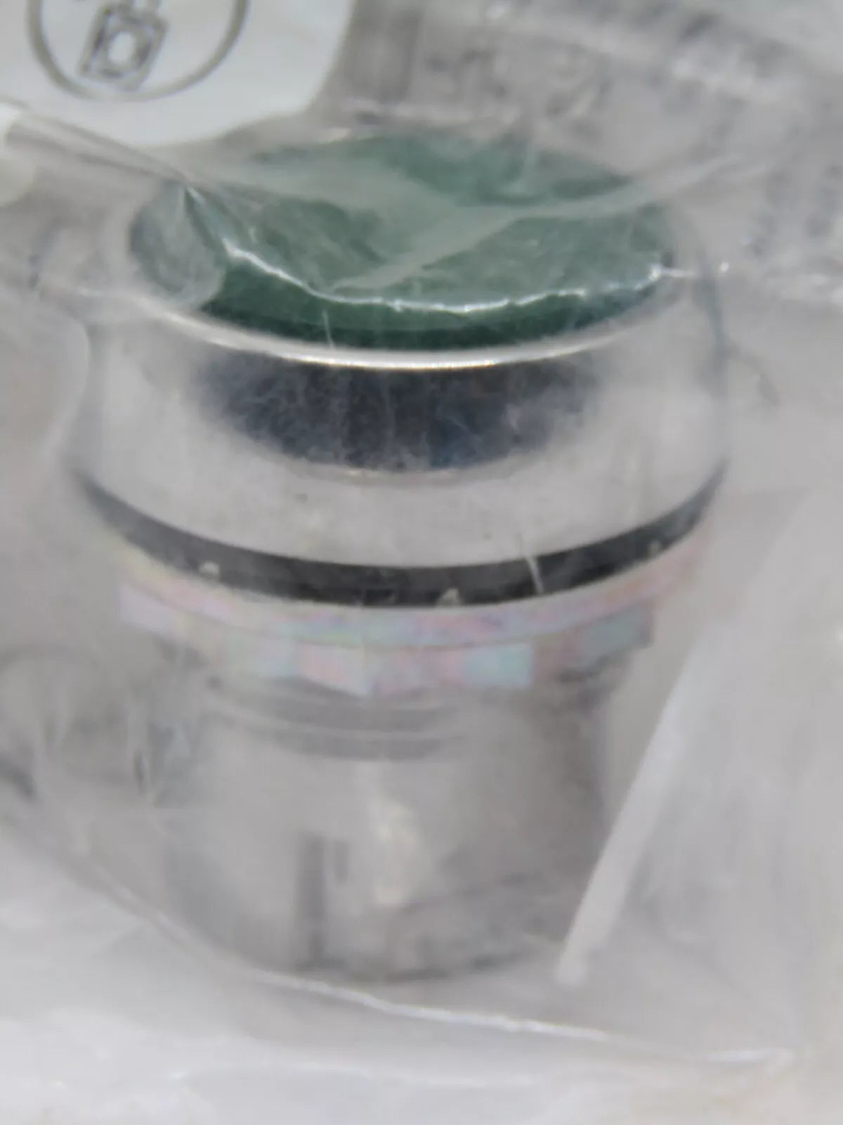 Allen-Bradley 800FM-MT44 Push-Pull Operator Button 40mm - NEW IN BOX