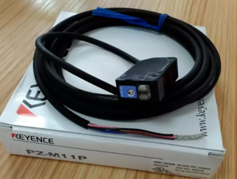 KEYENCE PZ-M11P Photoelectric Sensor - Reliable Detection in New Condition