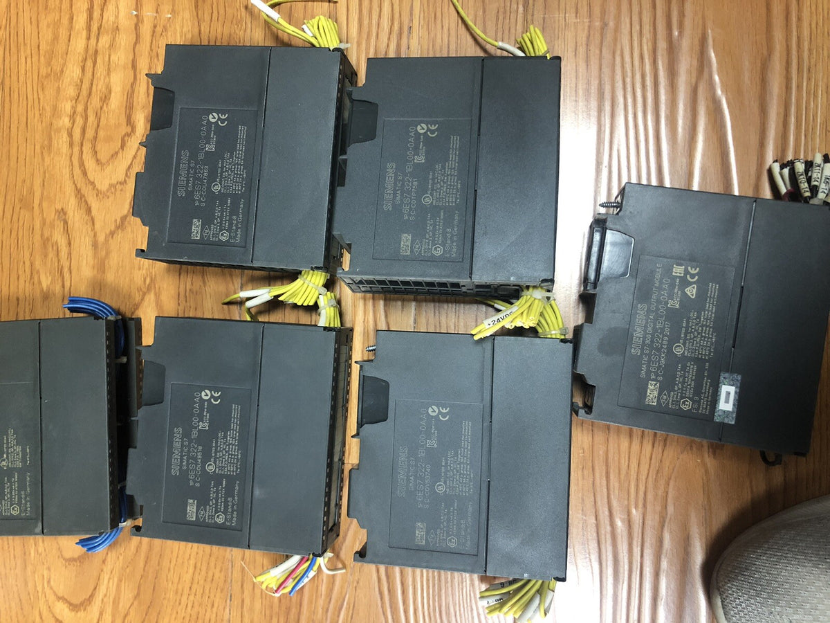 SIEMENS S7 300 SM322 DC - 6ES7322-1BL00-<wbr/>0A0 -- 6ES7 322-1BL00-0A0