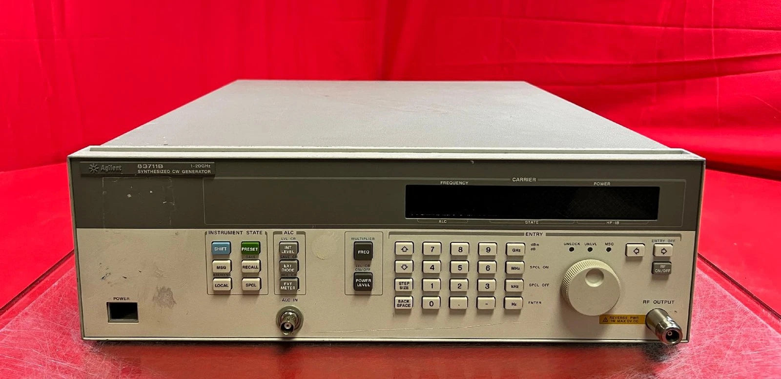 Agilent Keysight 83711B Synthesized CW Generator 1-20GHz SN US37100114 AS-IS