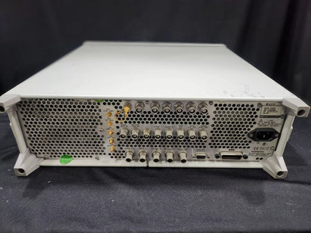 HP E4433B Signal Generator 250kHz-4GHz 1E5 UN5 UN7 UN8
