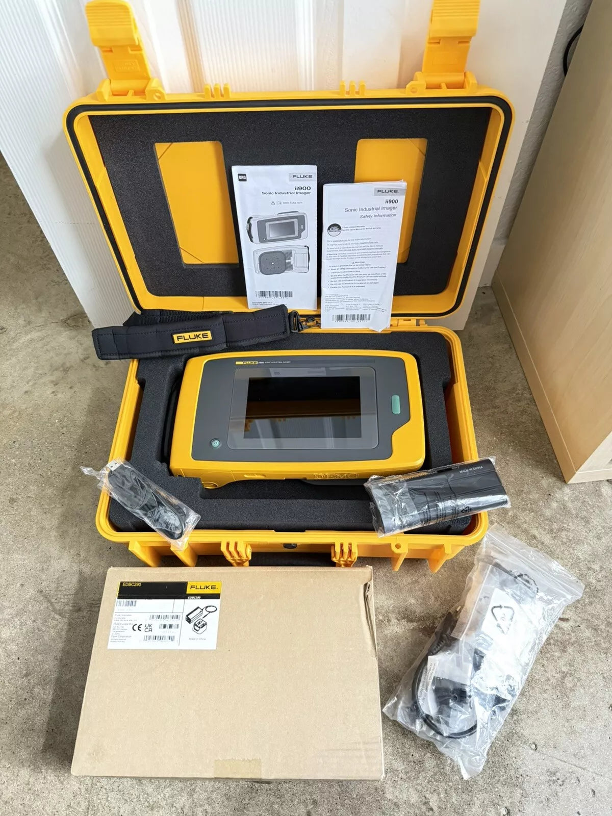 FLUKE ii900 Industrial Acoustic Imager with Batterie & Charger