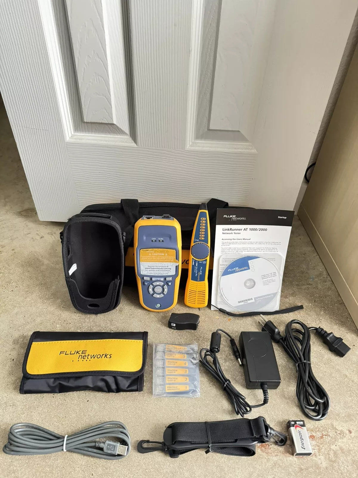 Fluke Networks LRAT-2000 Kit Tester with Fluke Intellitone Probe