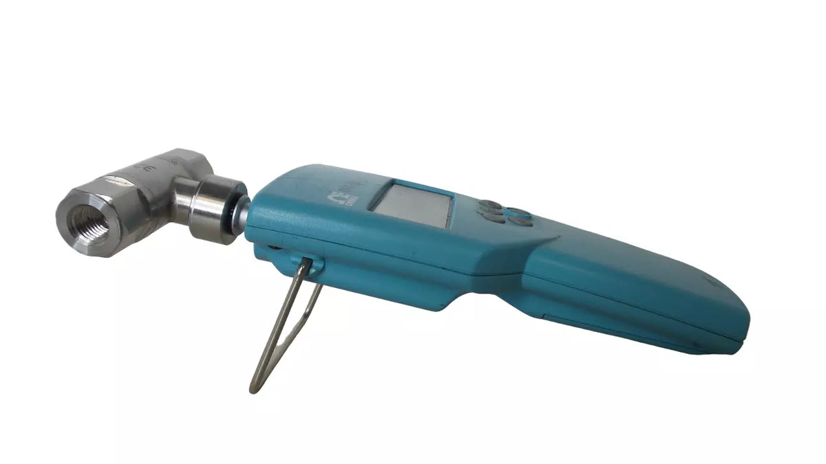 OMEGA DPI 705 Digital Pressure Indicator - Reliable Pressure Measurement Tool