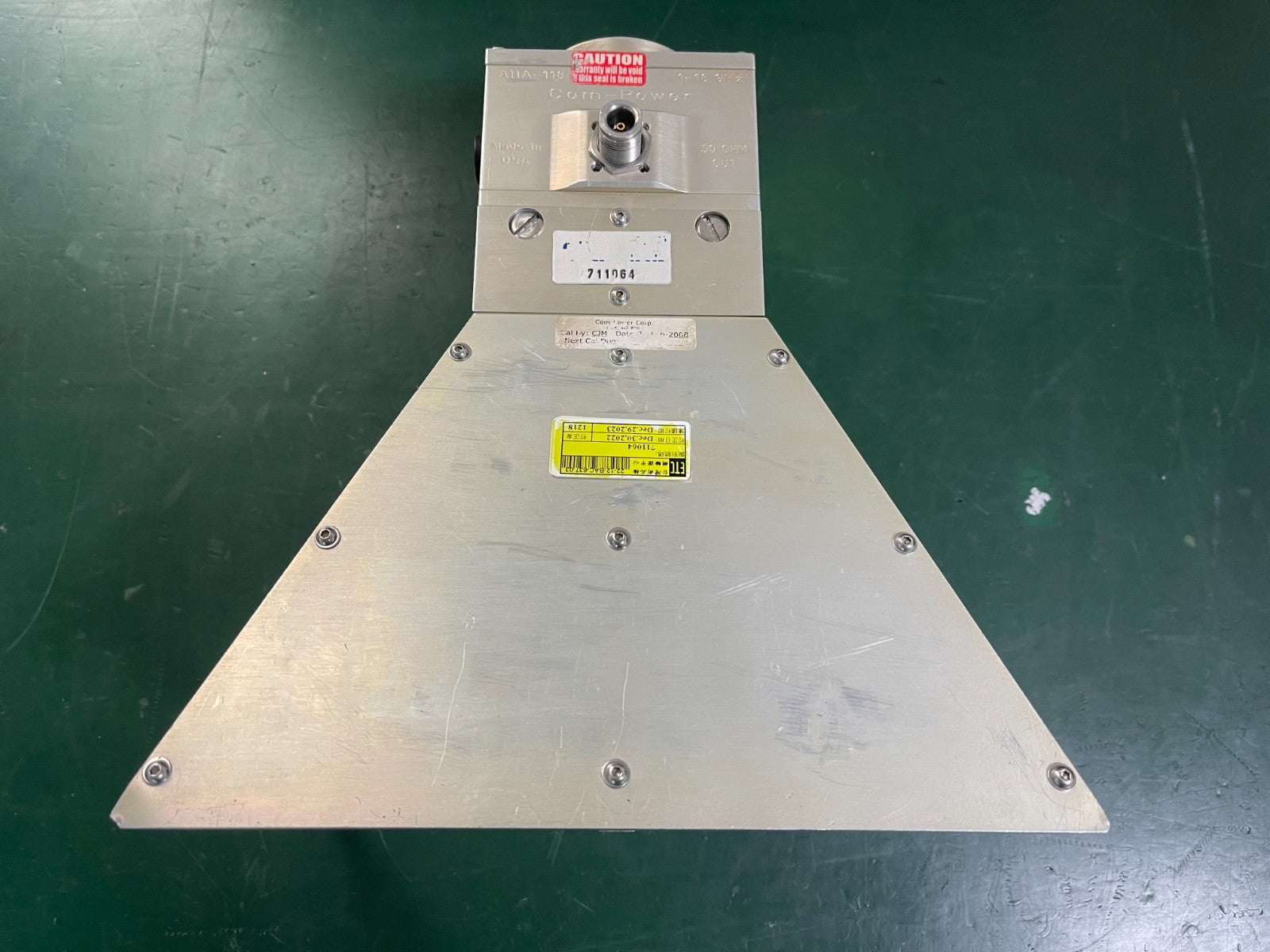 Com-Power Wide Band Active Horn Antenna AHA-118 700 MHz to 18 GHz - XG eqpt