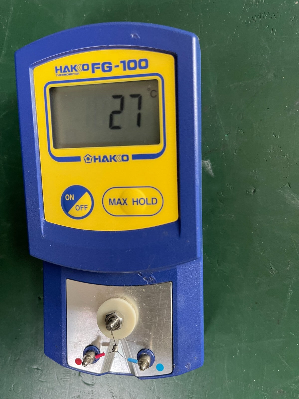 HAKKO FG-100 Thermometer. W/ test sensor lead - XG eqpt