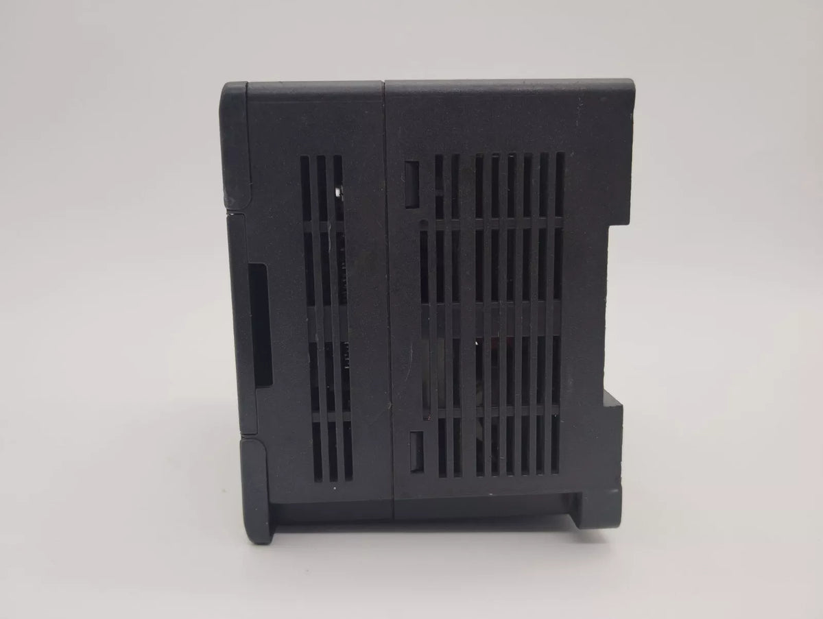 GE FANUC VersaMax IC200UDR001-BF Micro Controller with 24VDC Power Supply