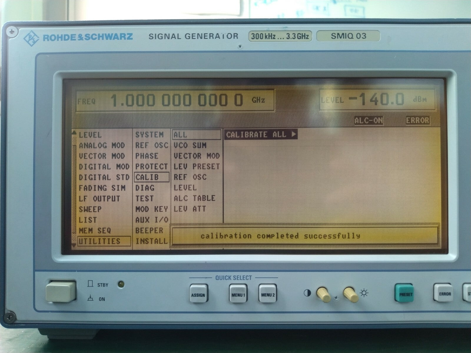 Rohde &amp; Schwarz SMIQ03 Vector Signal Generator 300 kHz ~ 3.3 GHz, Fading SIM