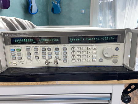 HP 83731A 2-20GHz Synthesized Sweep/CW Signal Generator CAL’d with Option 1E4 1E5