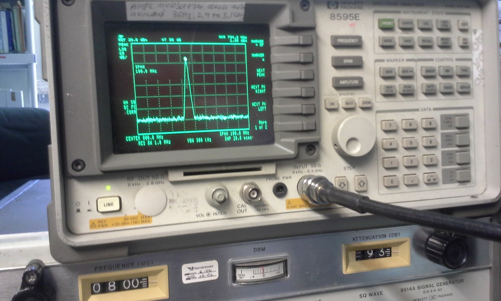HP 8614A RF Signal Generator 800MHz to 2.4GHz