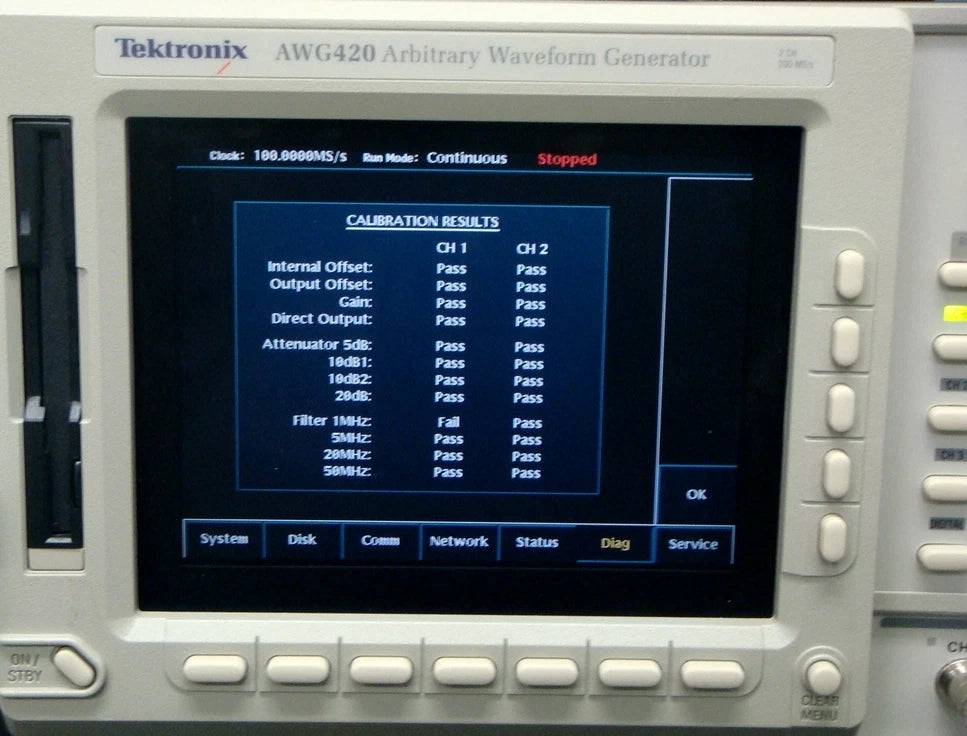 Tektronix AWG420 /03 200MHz 16bit 2ch Airbitarity Waveform Generator