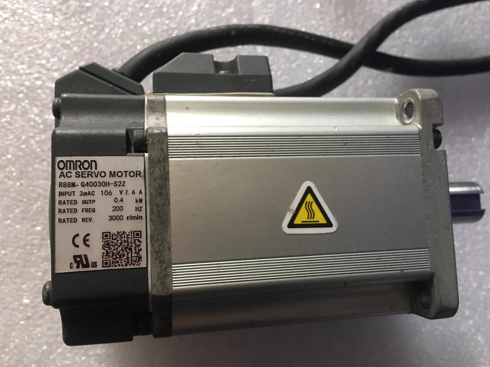 R88M-G40030H-S2-Z R88M-G40030H-S2Z: High Performance Servo Motor