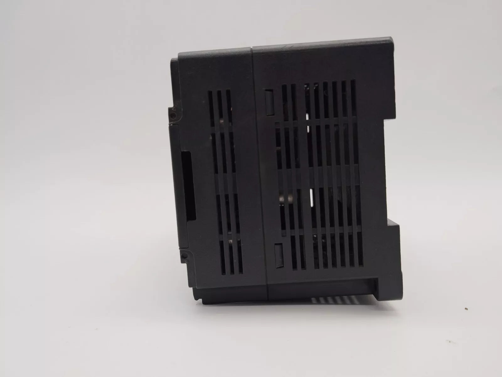 GE FANUC VersaMax IC200UDD040-DF Micro Plus Controller 40 Point PLC