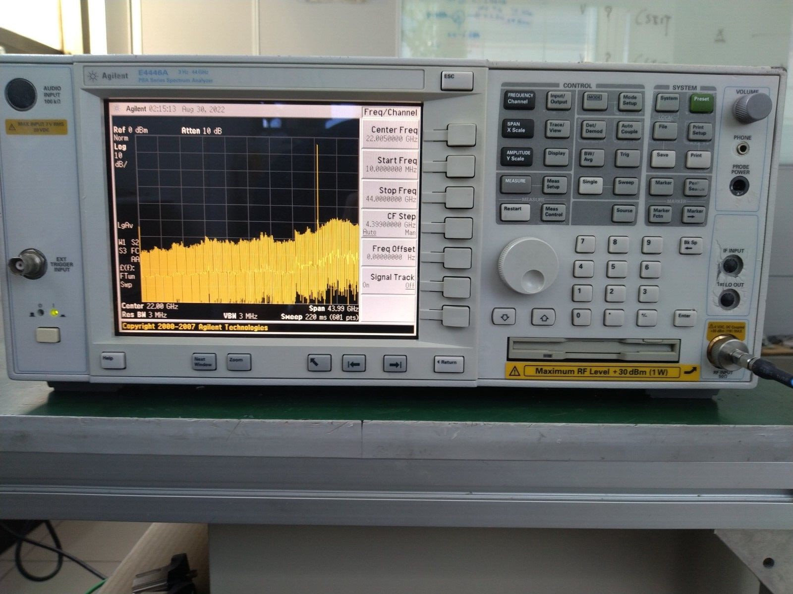 Agilent E4446A 3Hz-44GHz PSA Spectrum Analyzer w/ 1DS, 219 Noise figure _0457 - XG eqpt
