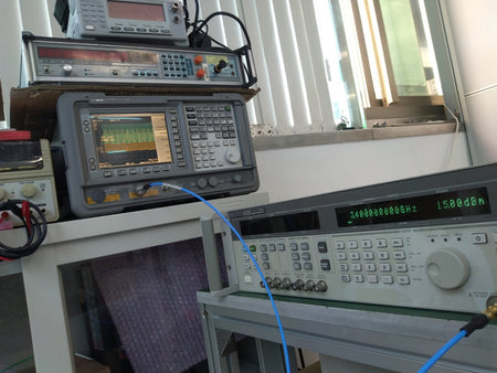 HP Agilent 83731B 1GHz-20GHz Synthesized Signal Generator Opt.1E1 ,1E5 ,1E8_0236