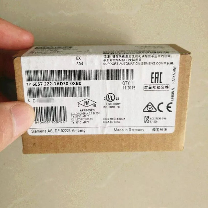 New Siemens 6ES7 222-1AD30-0XB0 In BOX 6ES7222-1AD30-0XB0