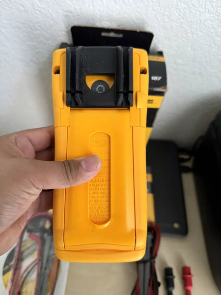 Fluke 187 True RMS Multi Meter with Leads & Calibration Certificate