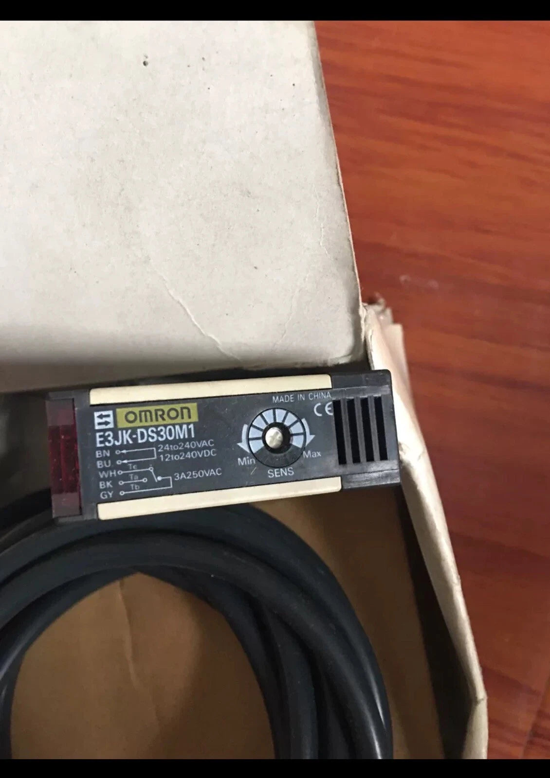 E3JK-DS30M1 Photoelectric Sensor for Industrial Automation