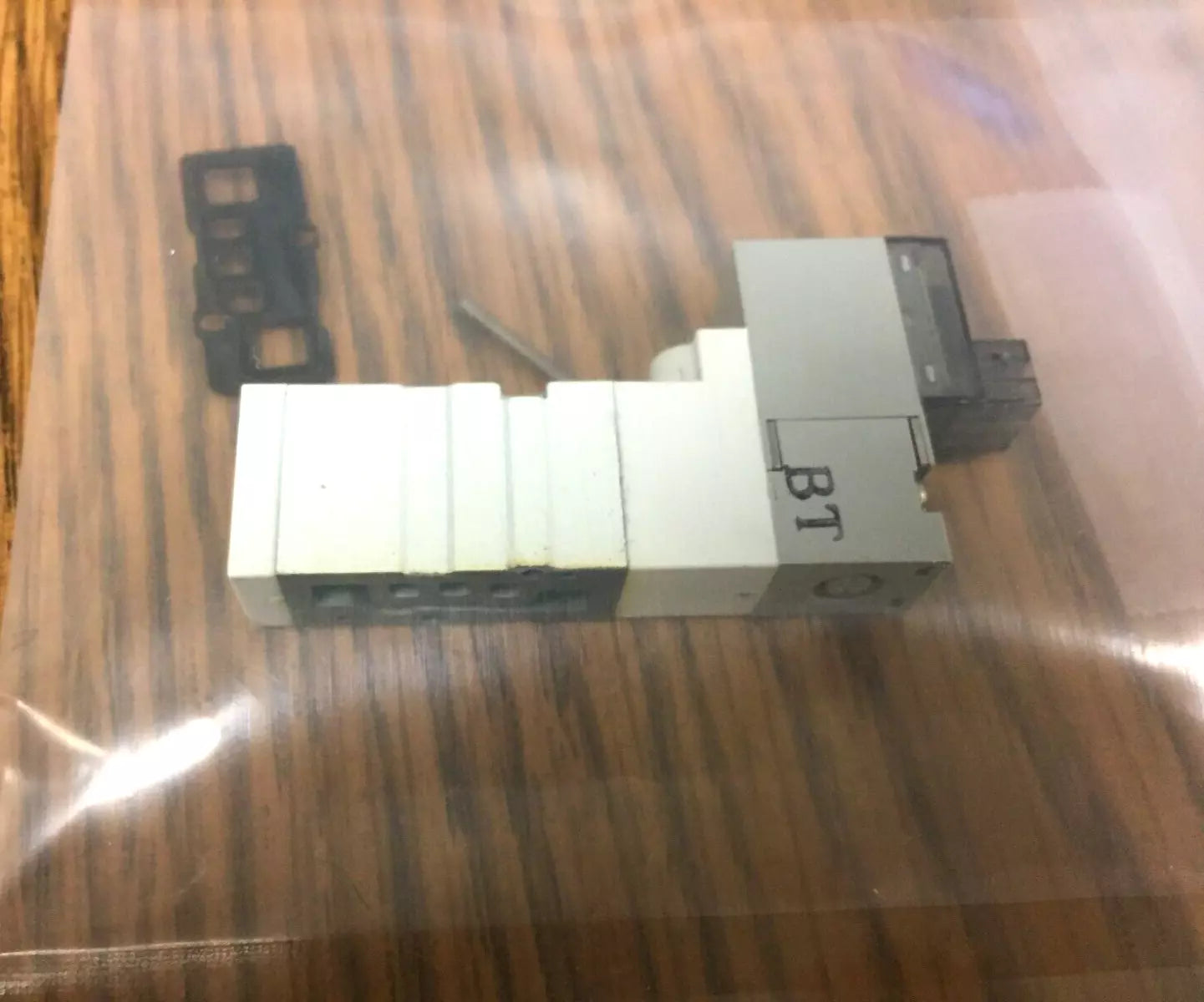 SMC SYJ3133-5LOZ Solenoid Valve