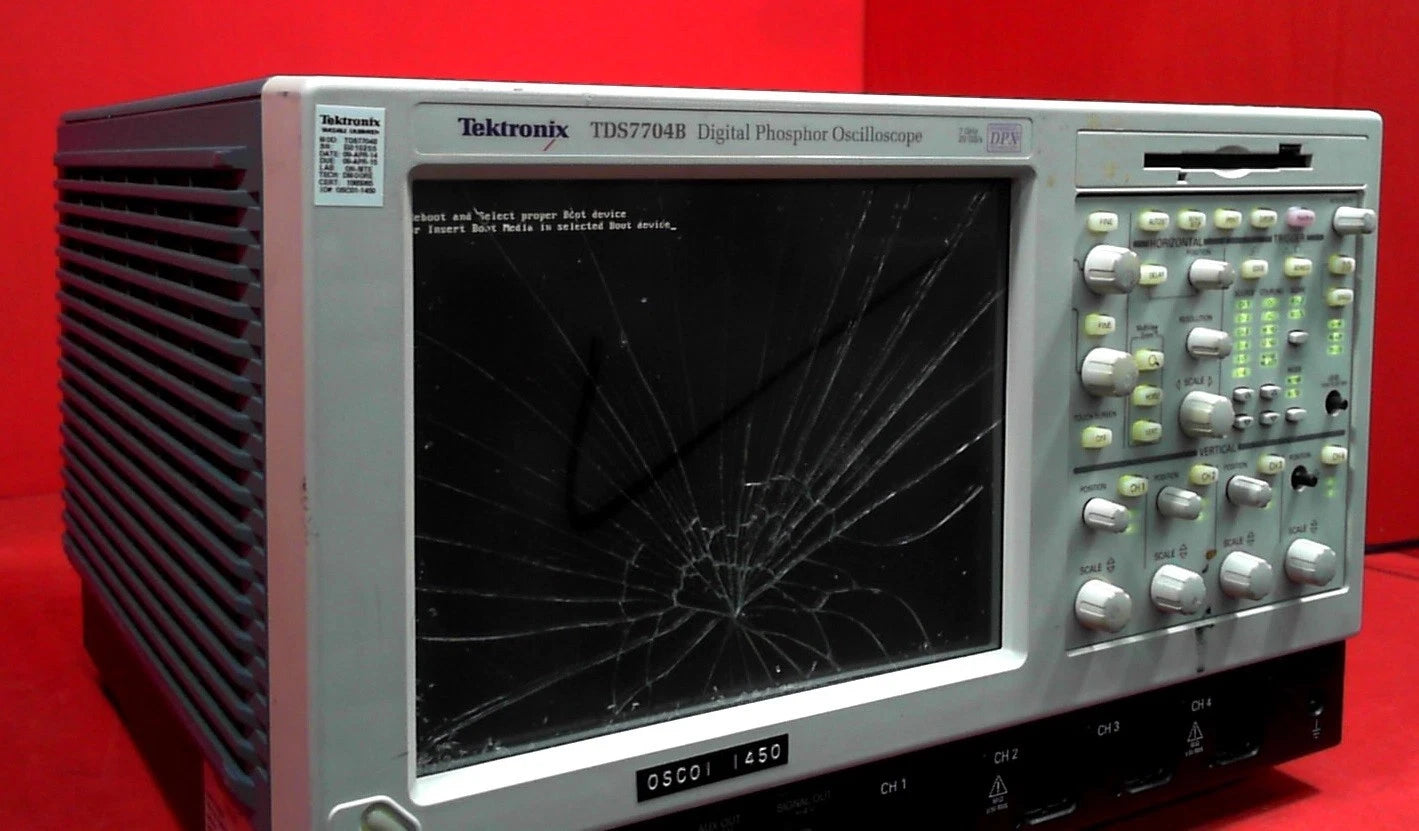 Tektronix TDS7704B Digital Sampling Oscilloscope, 7 GHz B010255