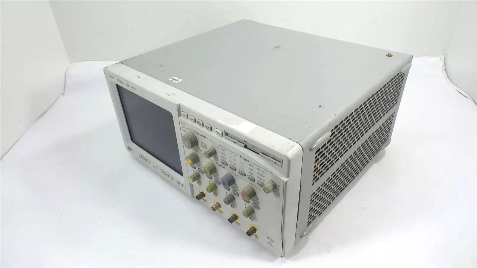 Agilent 54831M Infiniium Oscilloscope 600 MHz 4 GS/a (Free Shipping)