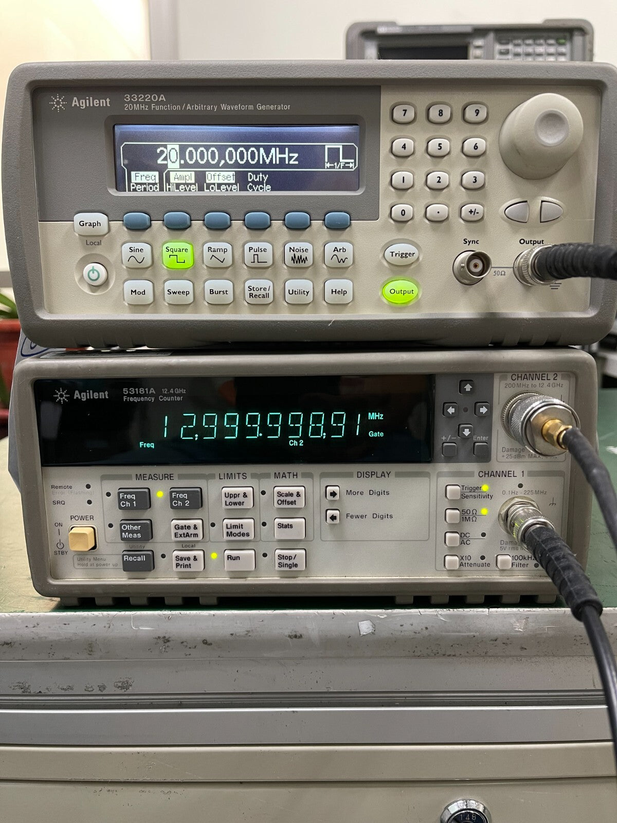 Agilent Keysight 53181A Universal Frequency Counter 10 digits/s ( 12.4GHz ) - XG eqpt