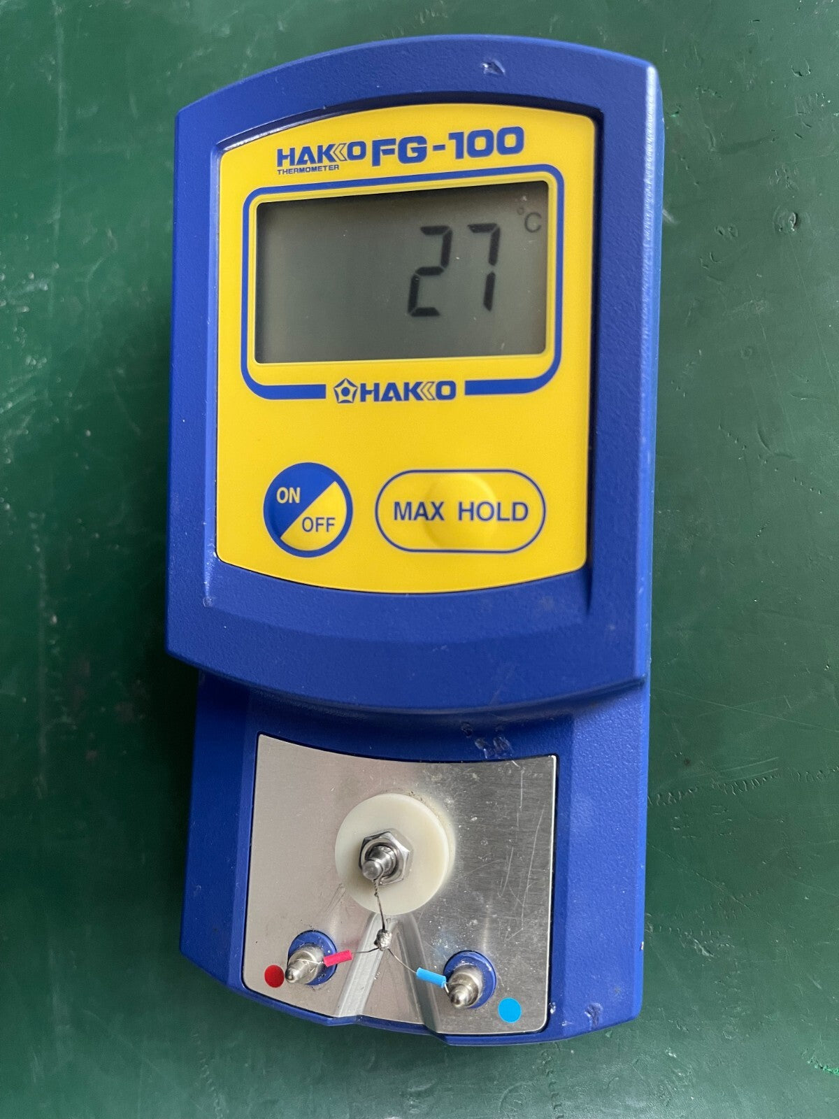 HAKKO FG-100 Thermometer. W/ test sensor lead - XG eqpt