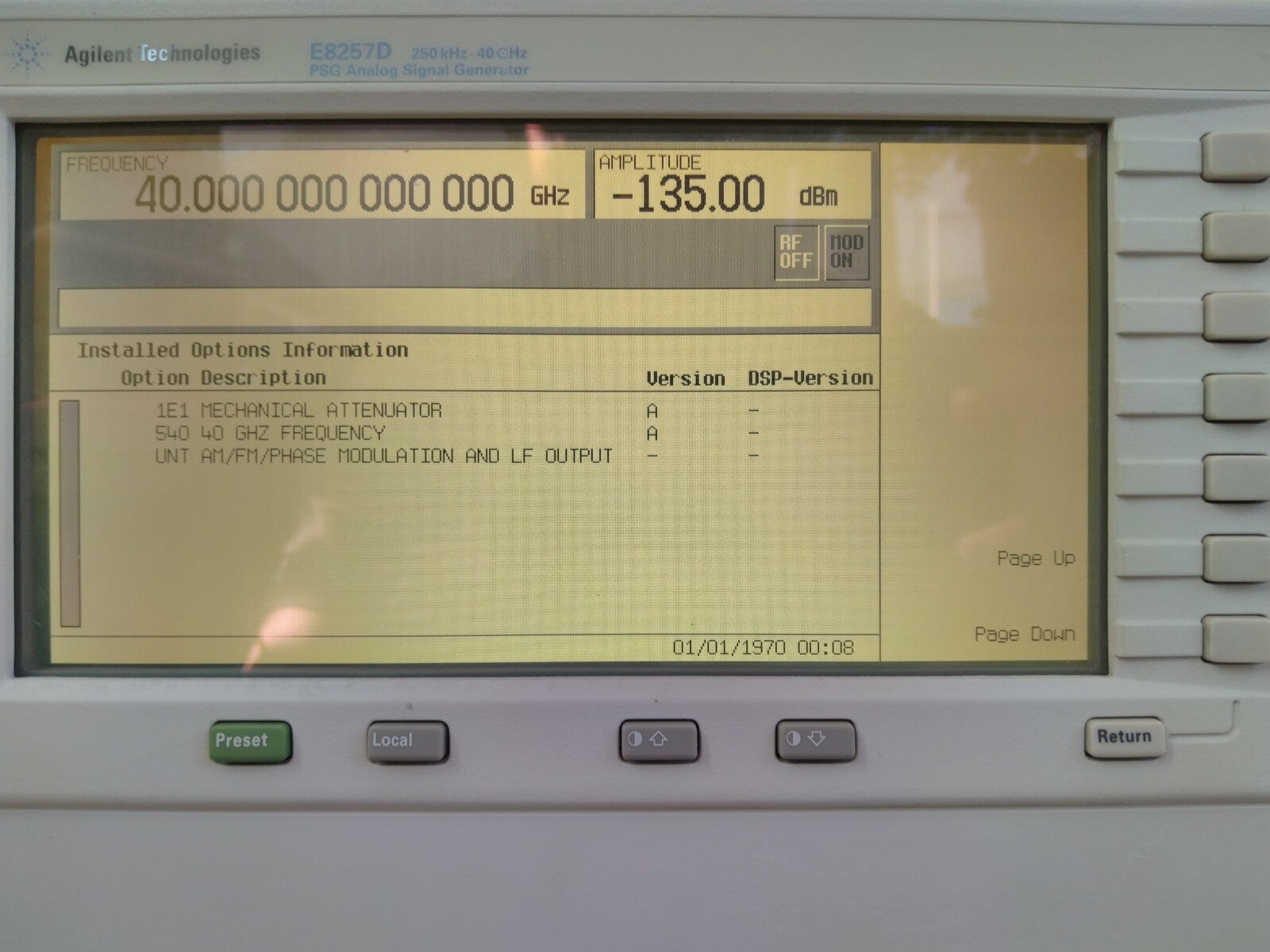 Agilent E8257D PSG 250KHz to 40GHz Microwave Signal Generator w/ 1E1 , 540, UNT