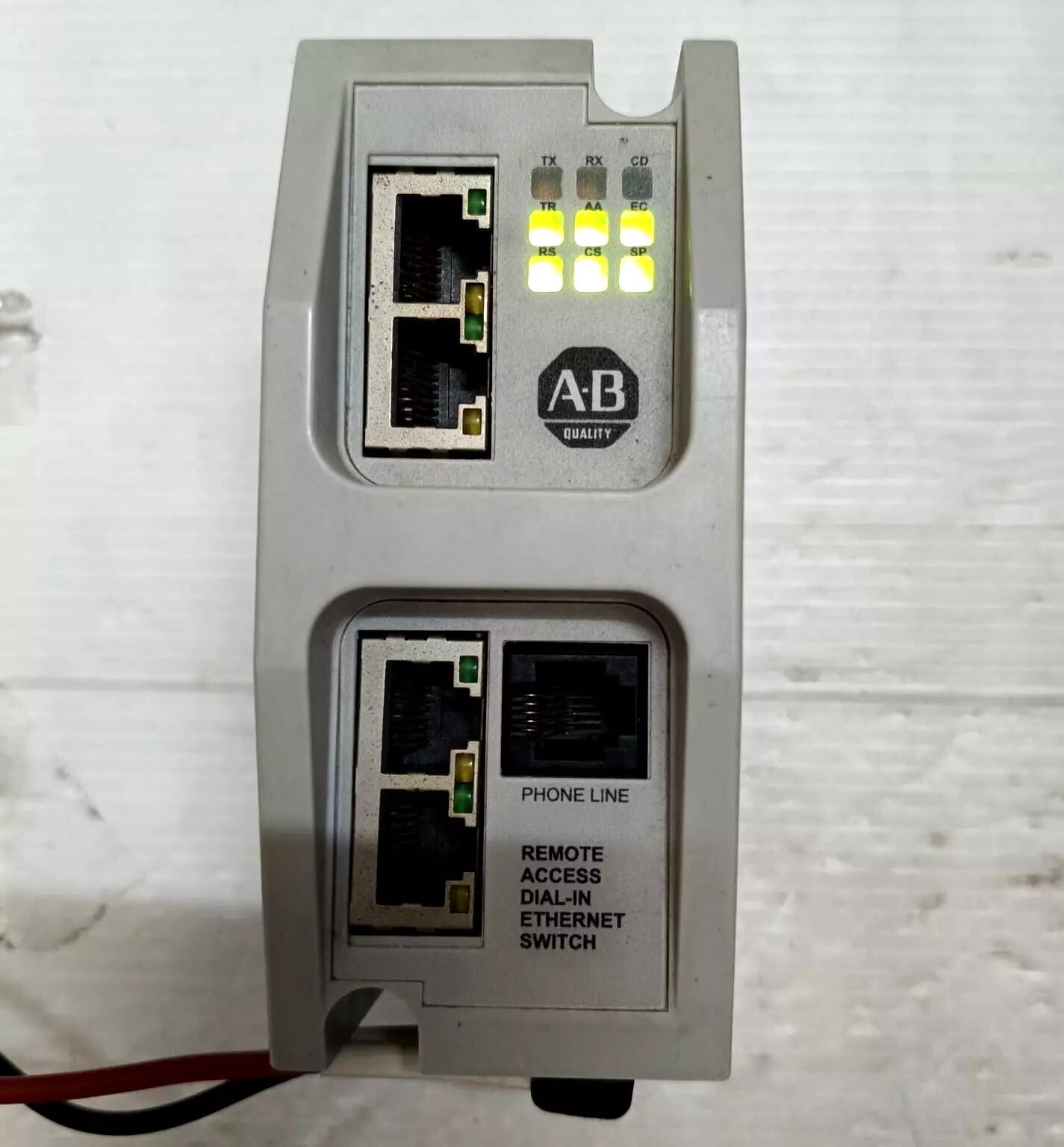 Allen Bradley 9300-RADES Ethernet Modem Remote Access 4 Port Switch