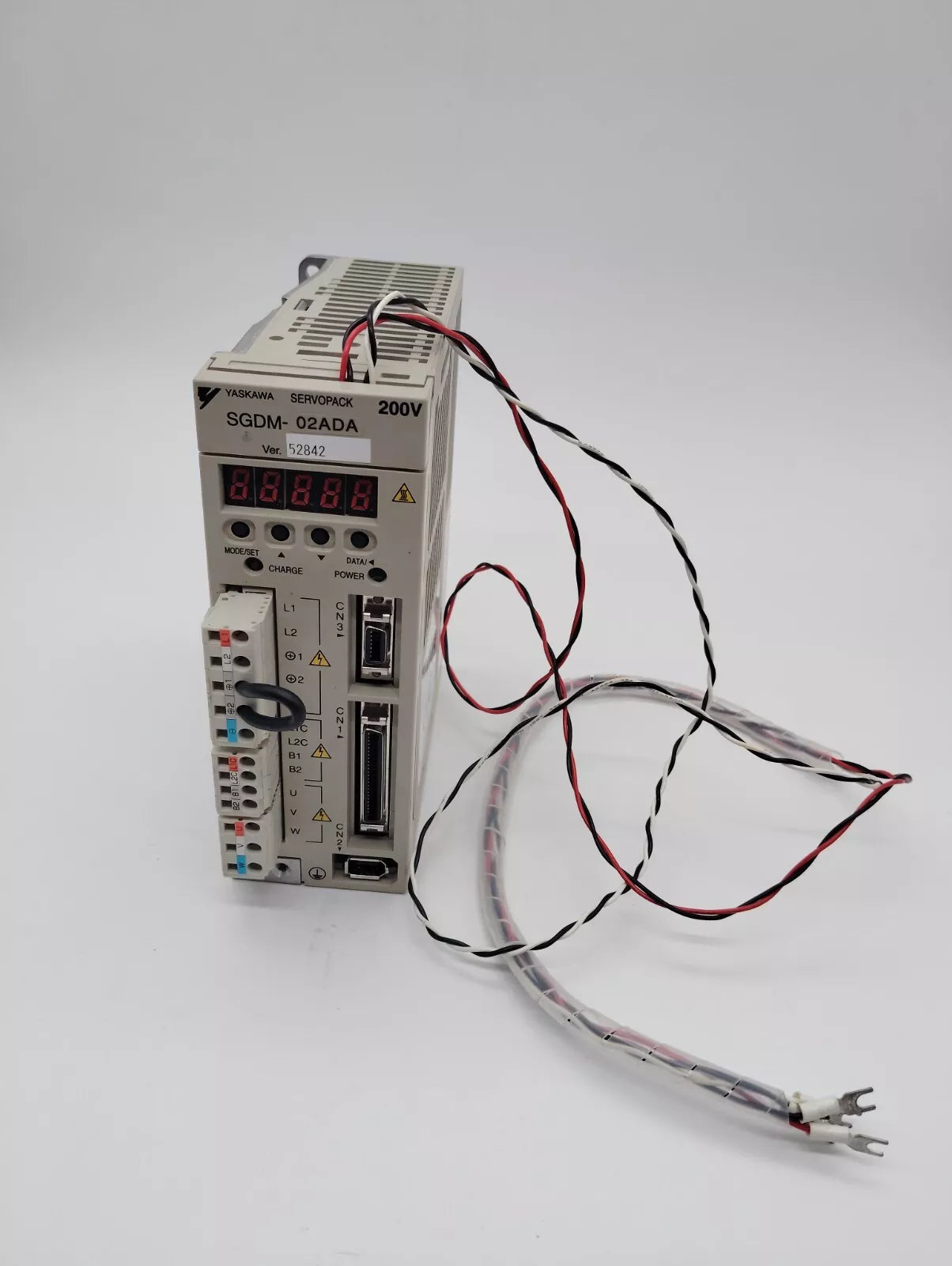 Yaskawa SGDM-02ADA Servo Pack Driver 240V AC Precision Controller 200W