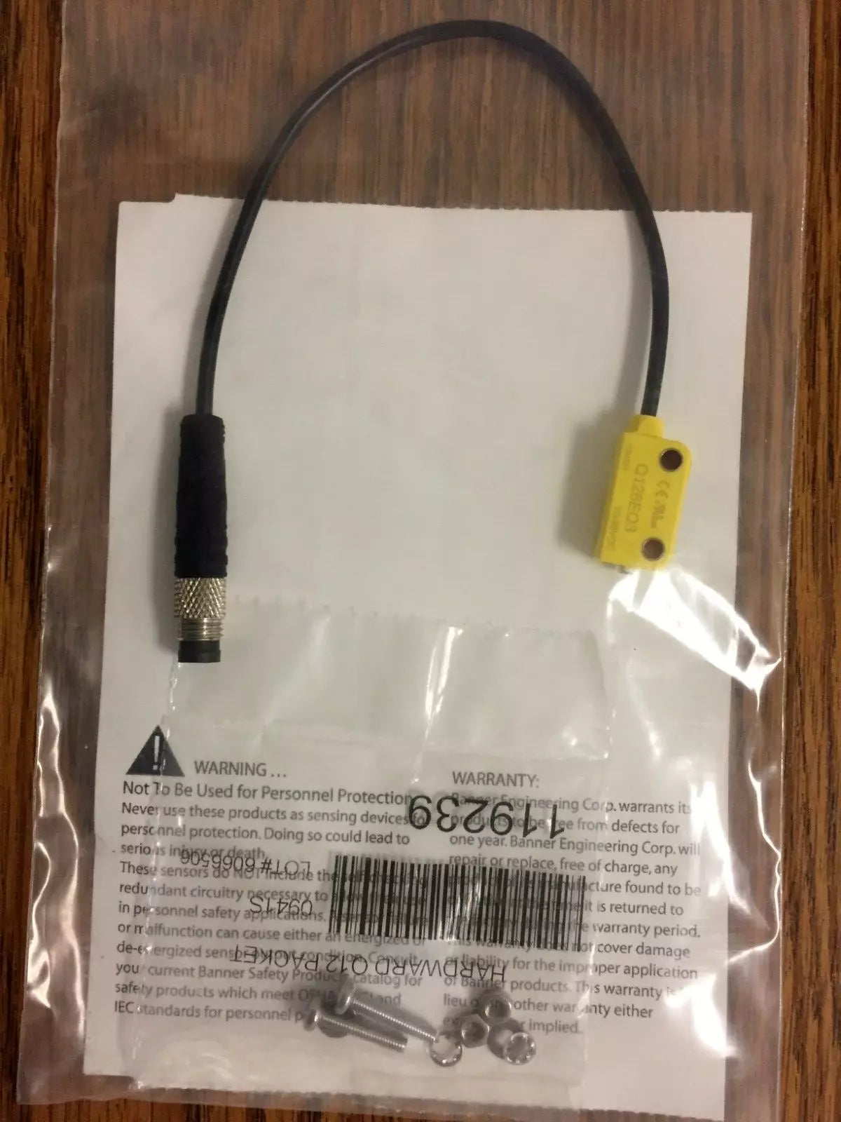 Banner Q126EQ3 Through-Beam Optical Sensor & Cable