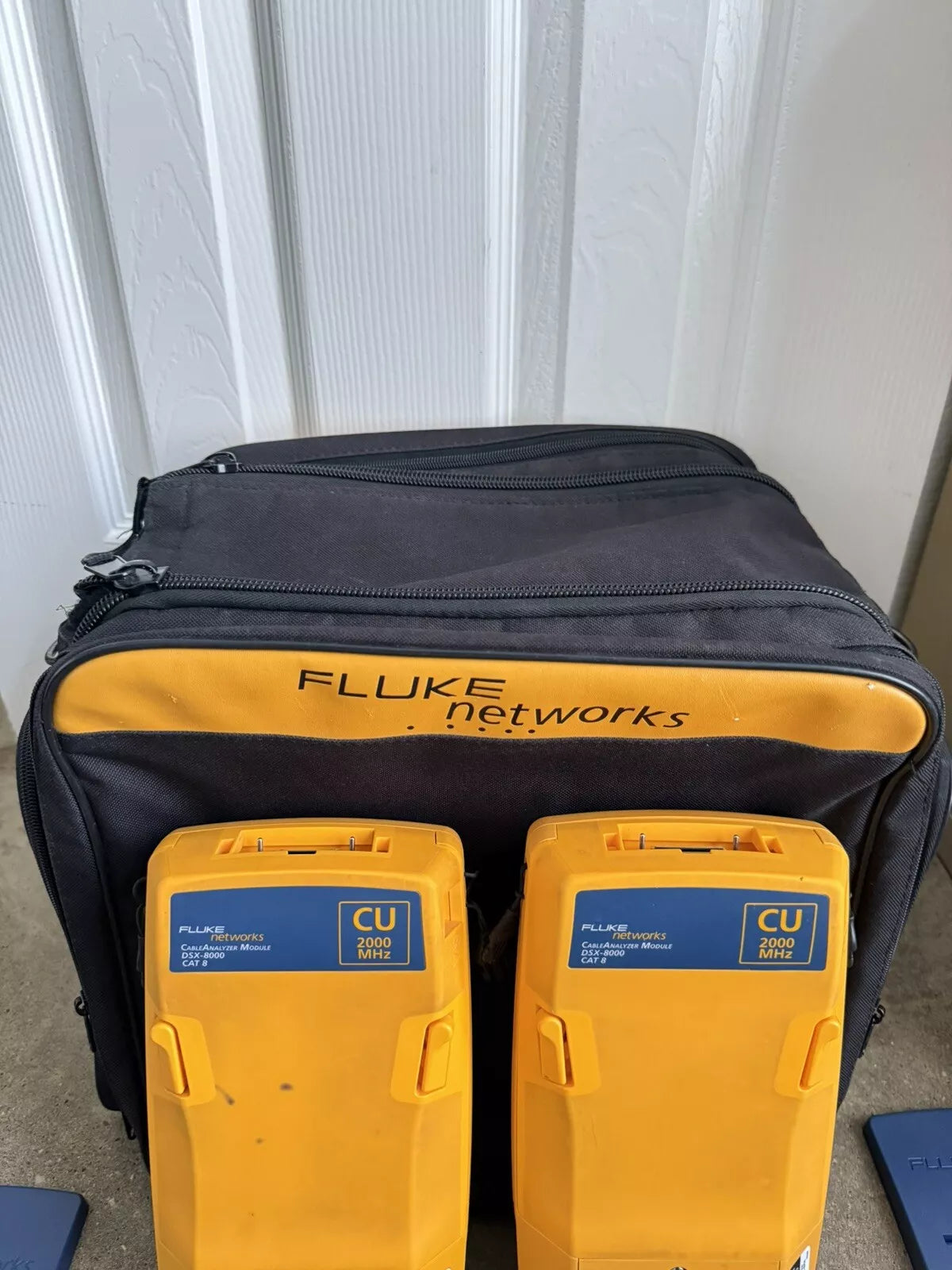 FLUKE Networks DSX-8000 Cable Certifier Tester Kit (Calibrated 2022)