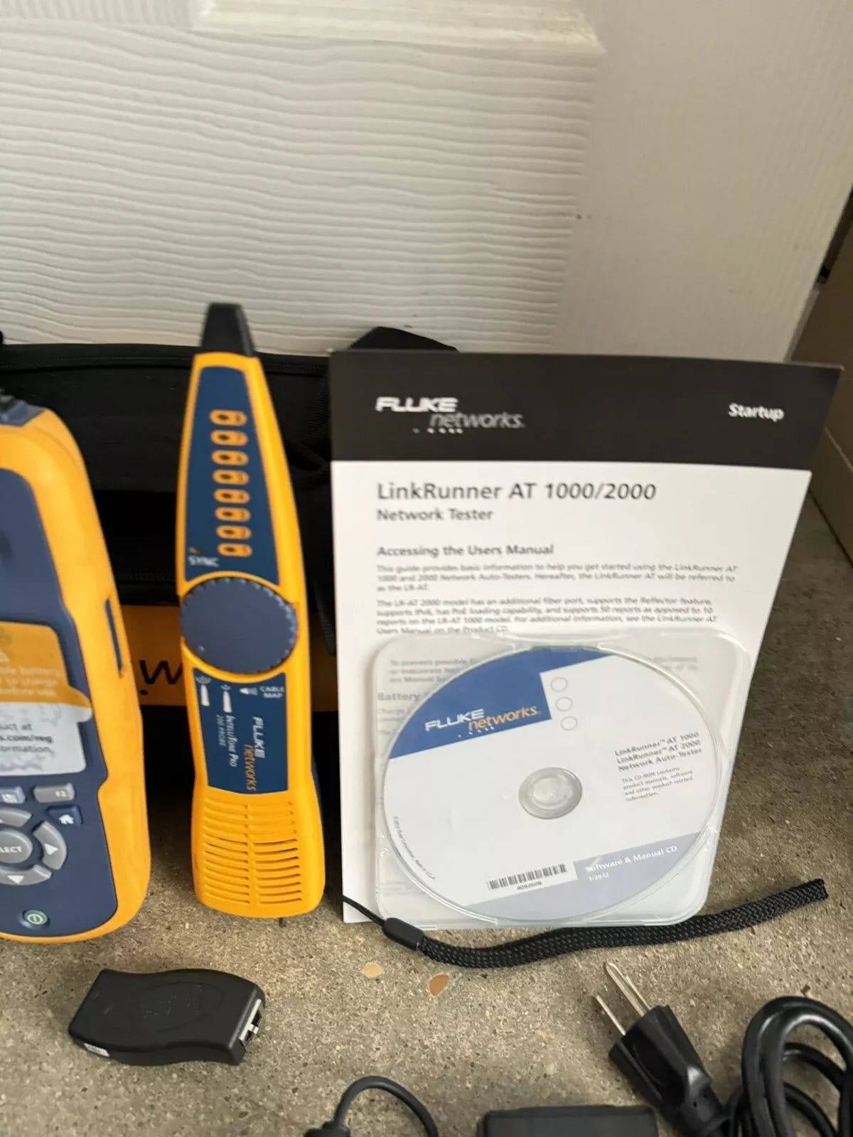 Fluke Networks LRAT-2000 Kit Tester with Fluke Intellitone Probe