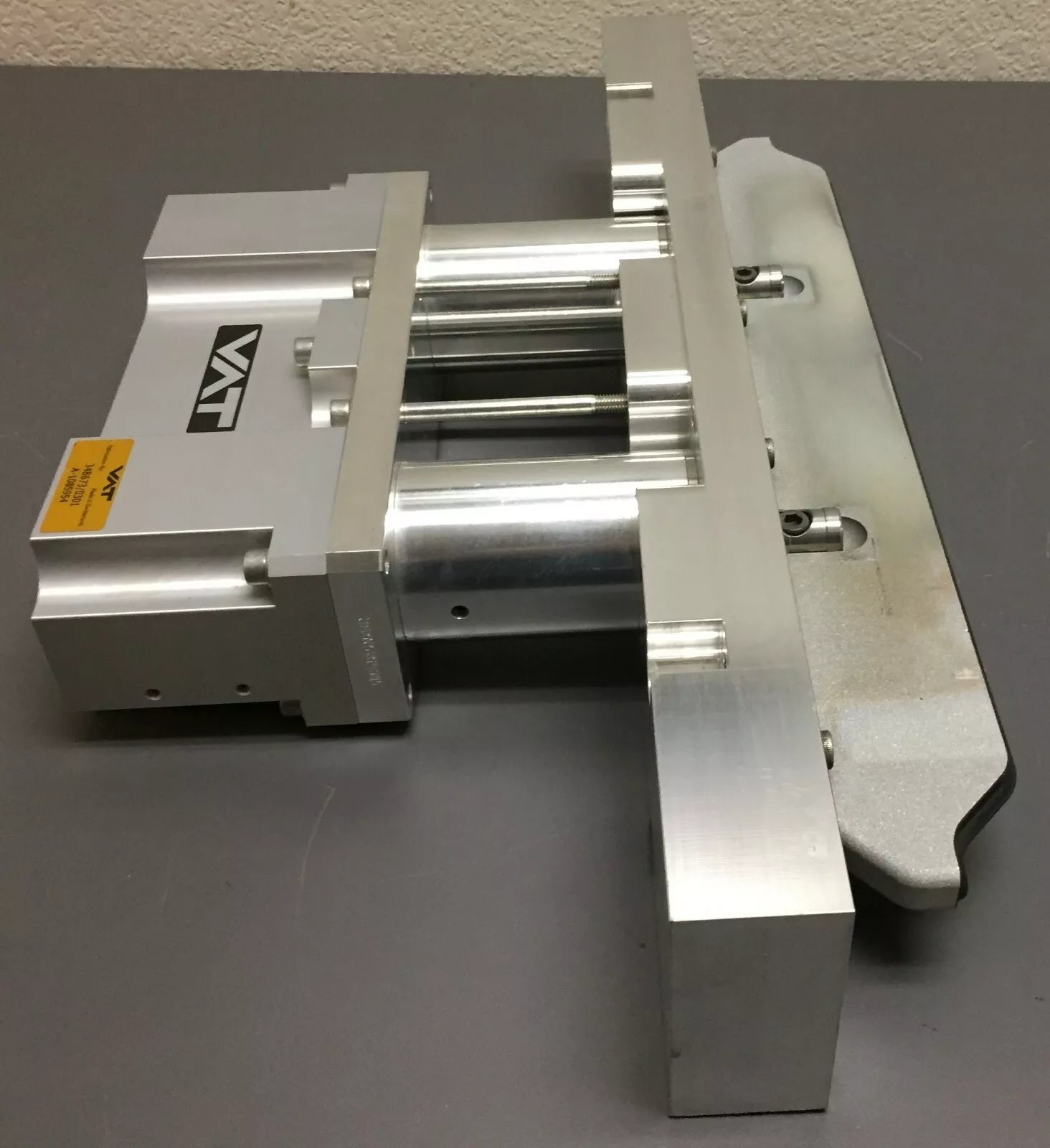 VAT P/N: 348673/0301 Kit Actuator with Gate