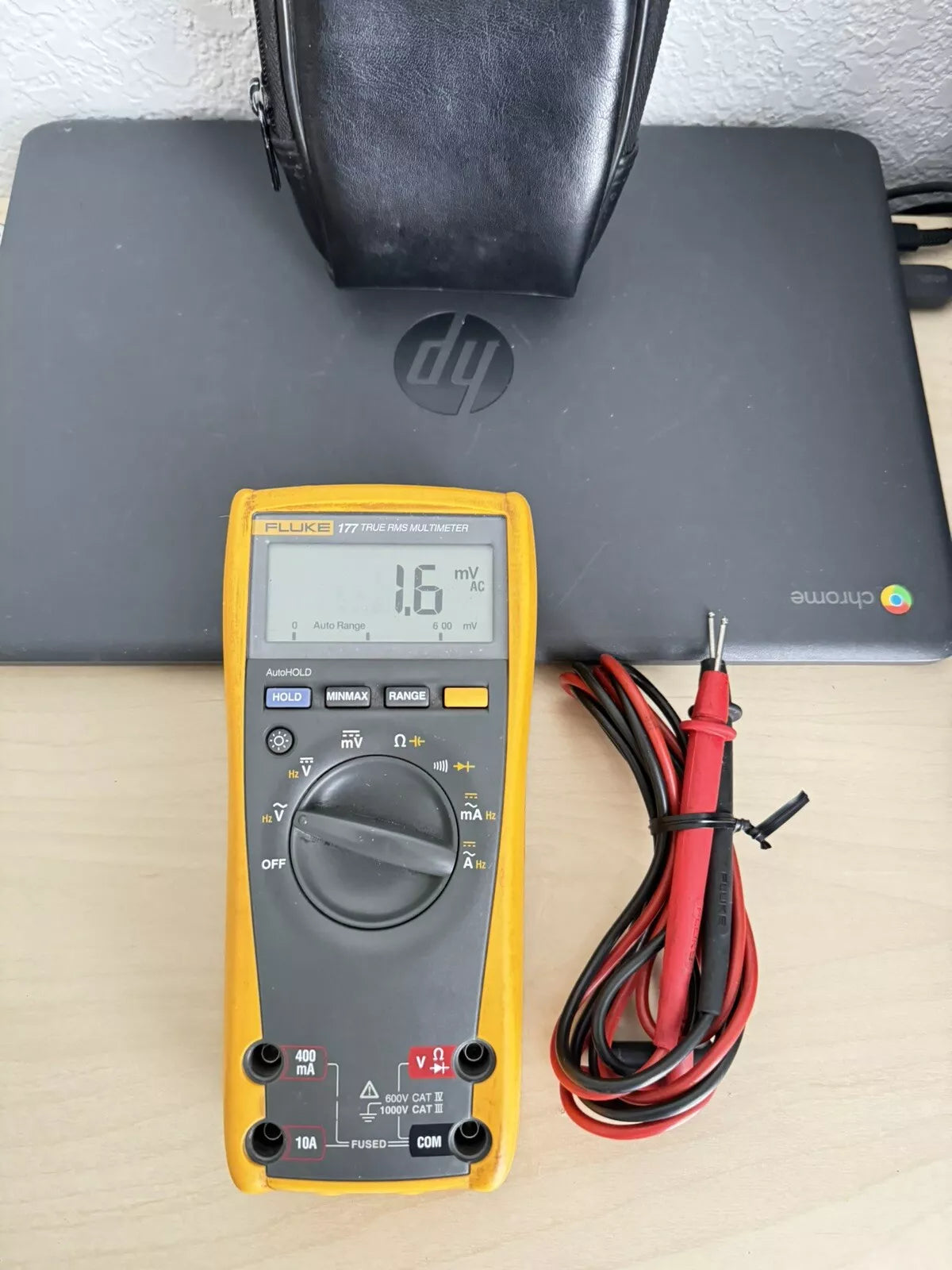 FLUKE 177 True RMS Handheld Digital Multimeter with Leads & Bag
