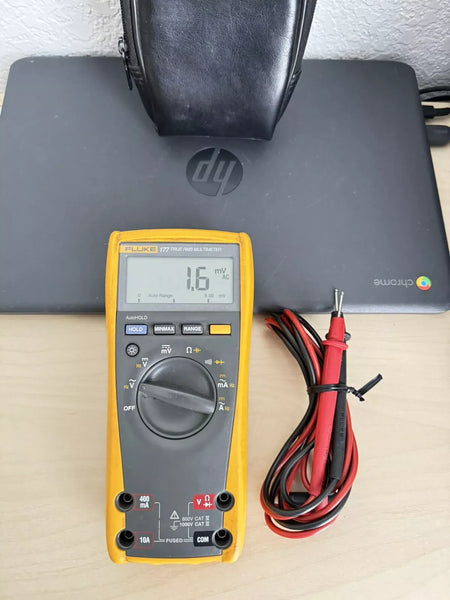 FLUKE 177 True RMS Handheld Digital Multimeter with Leads & Bag