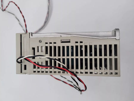 Yaskawa SGDM-02ADA Servo Pack Driver 240V AC Precision Controller 200W