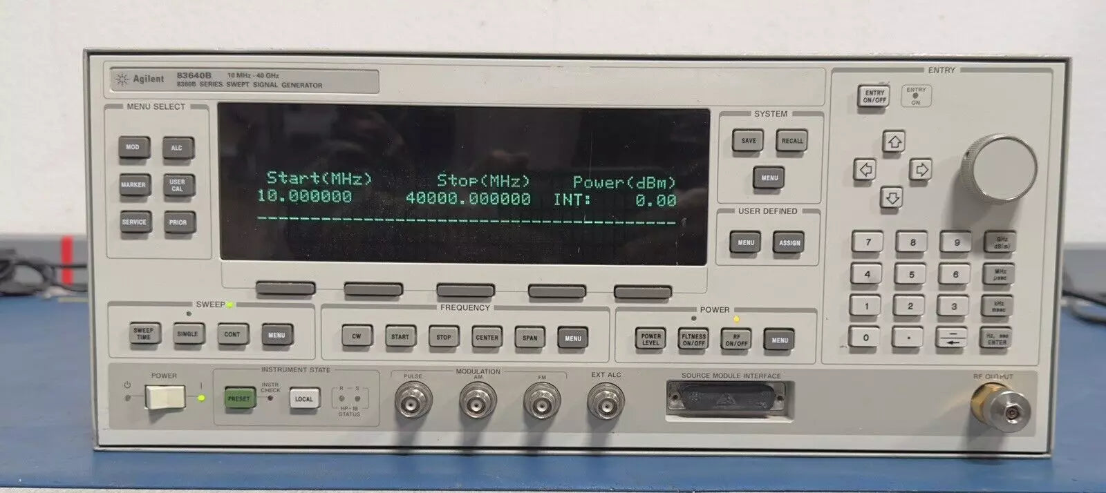 Agilent 83640B 10MHz-40GHz Synthesized Sweep Signal Generator 001/008