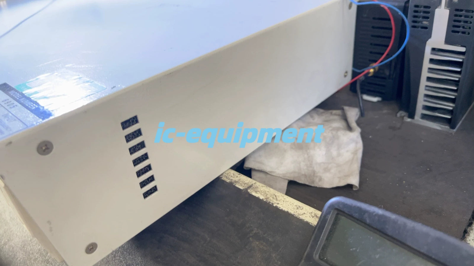 Extech 6900 AC Power Source