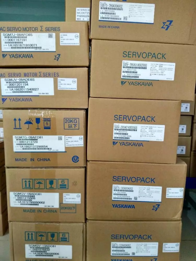 New YASKAWA SJME-08AMB41-OY Servo Motor SJME08AMB41OY In Box Expedited Shipping