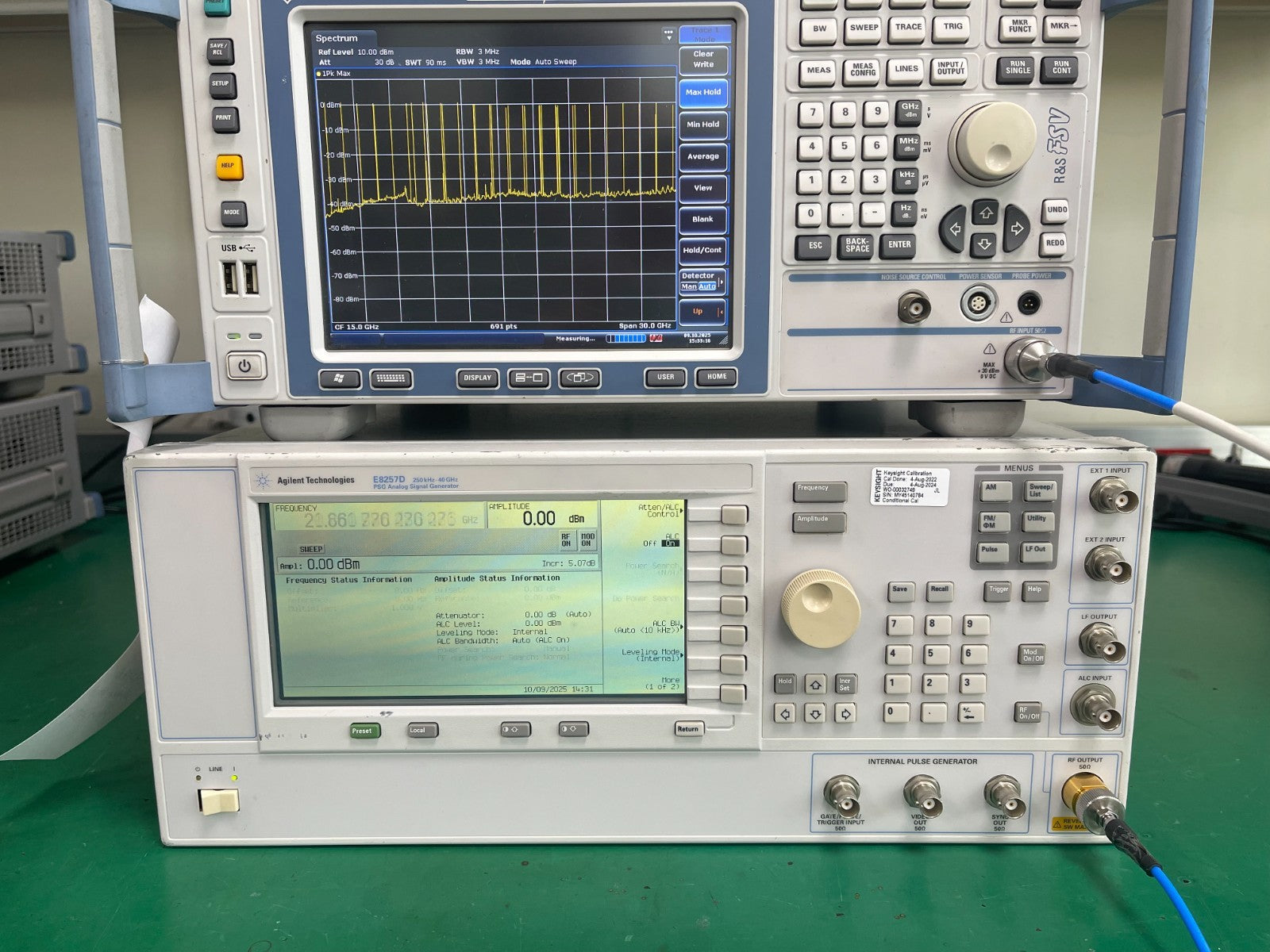 Agilent E8257D PSG Analog Signal Generator 250KHz - 40GHz , 1E1 , 540, UNT, UNW