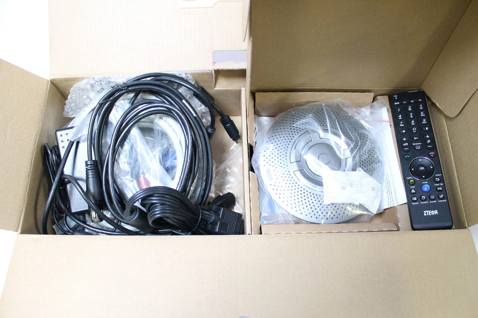 ZTE ZXV10 T700S HD Video Conference Terminal w 1080p Camera, Microphone & Remote