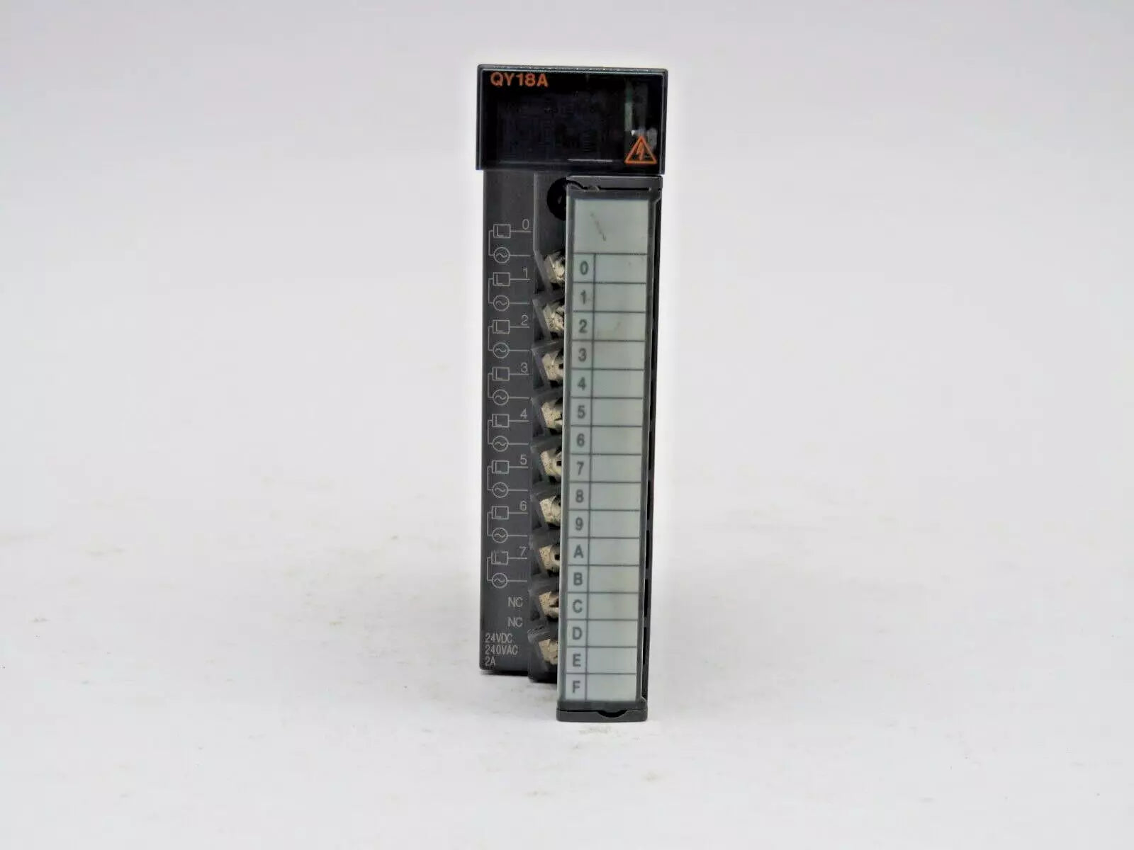 Mitsubishi QY18A Digital Output Module Q Series 240 VAC Used & Tested